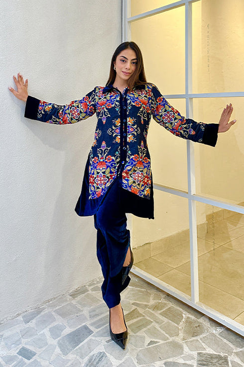 Classy Blue Velvet Fusion Set